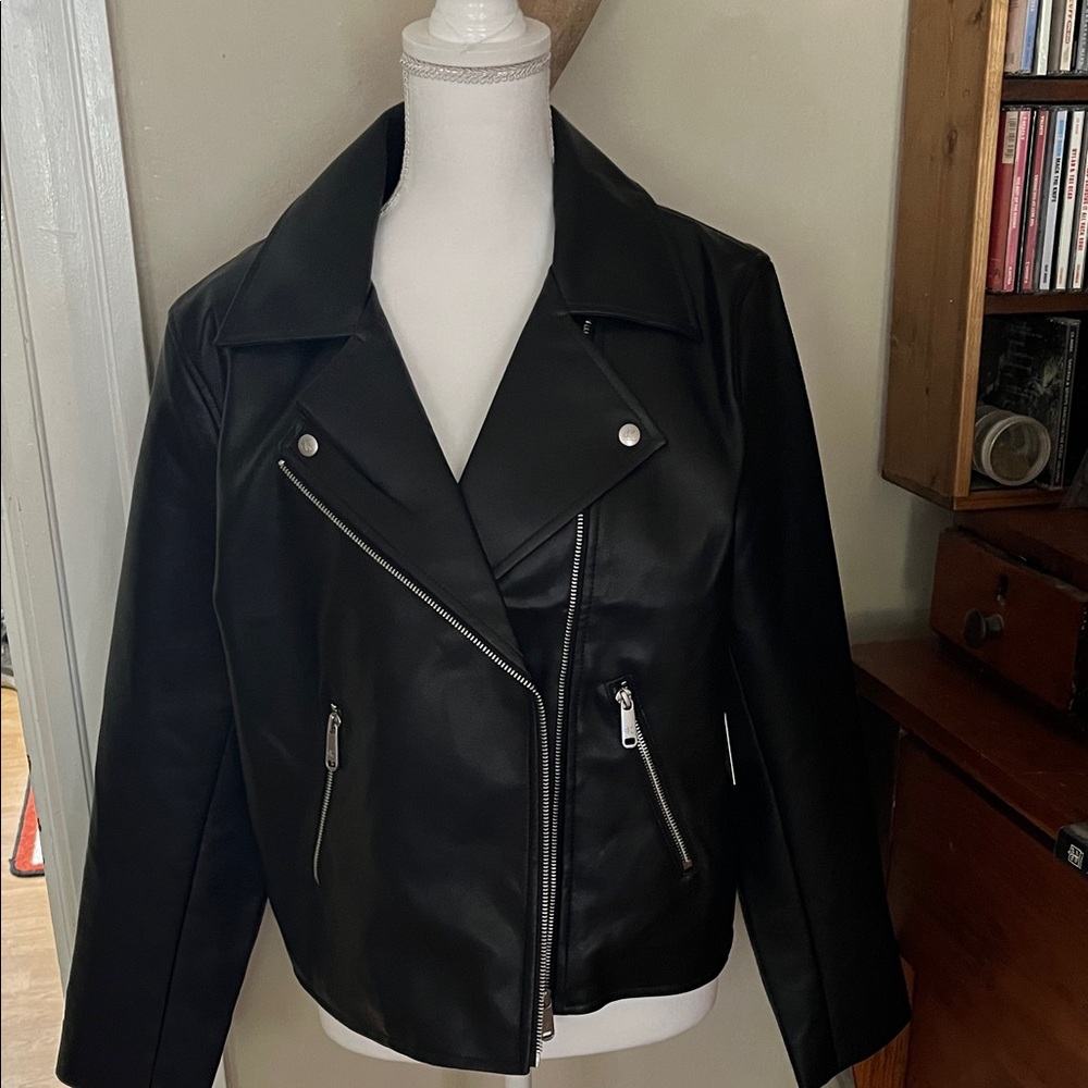 Calvin Klein Women’s Black  Leather Moto Jacket Never Worn
